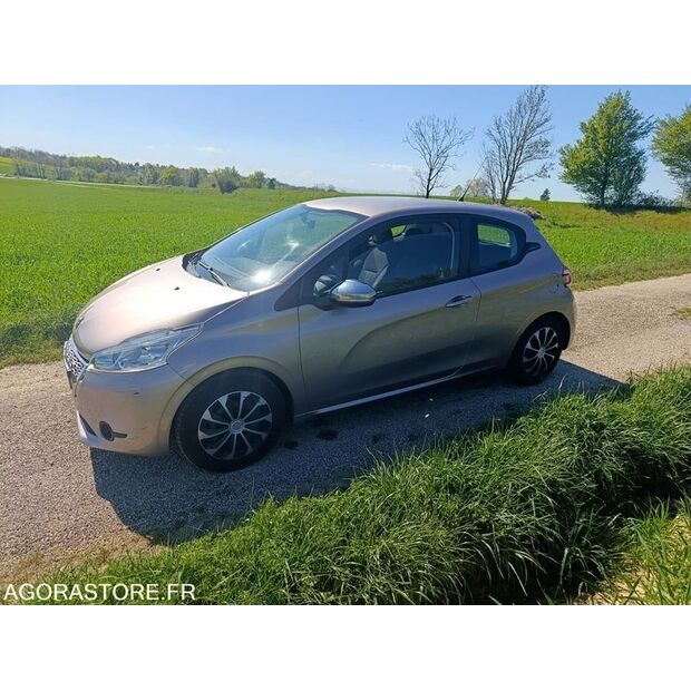 2013 Peugeot 208-46644903
