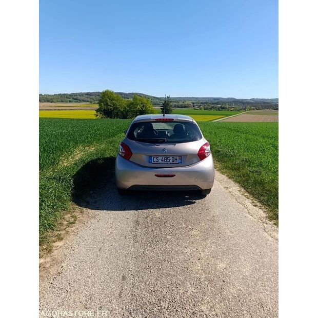 2013 Peugeot 208-46644905