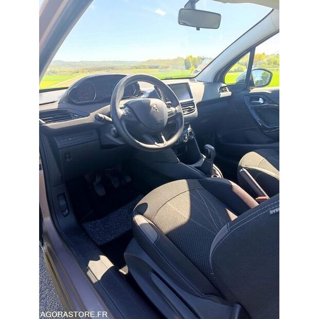 2013 Peugeot 208-46644906