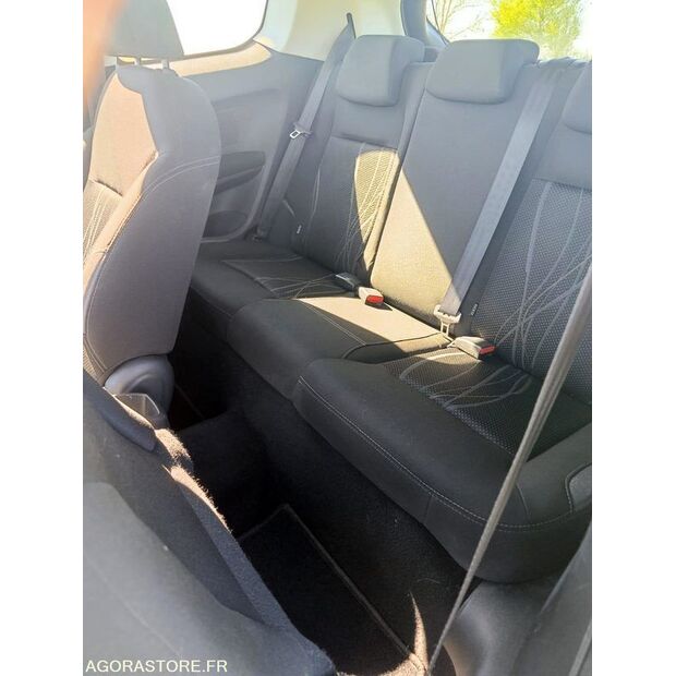 2013 Peugeot 208-46644907