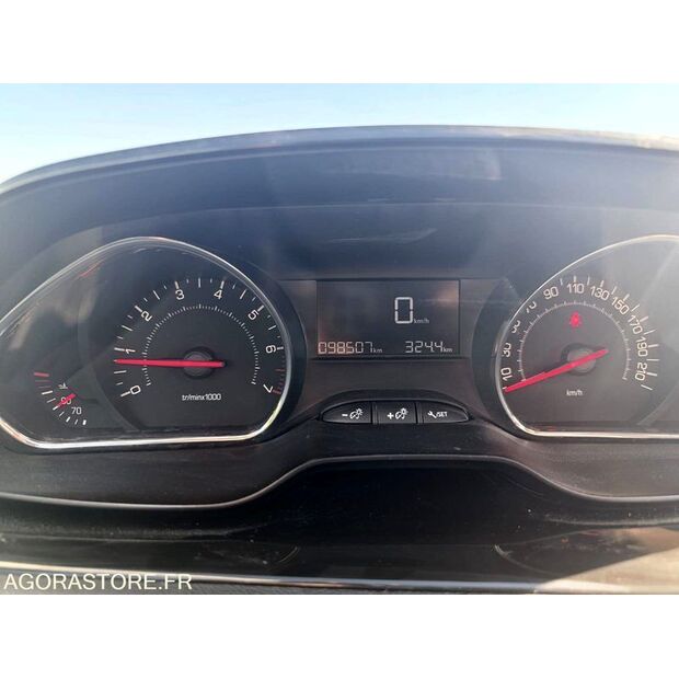 2013 Peugeot 208-46644909