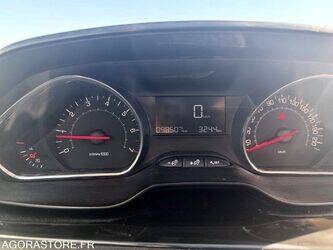 2013-peugeot-208-1443481-46644909