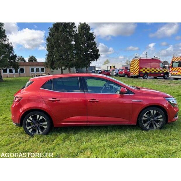 2017 رينو Megane-46644916