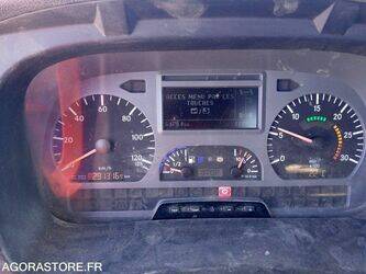 2009-mercedes-benz-1833-46644979