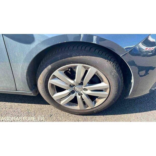 2019 Peugeot 308-46645051