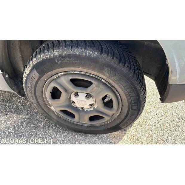 2019 Dacia DUSTER-46645093