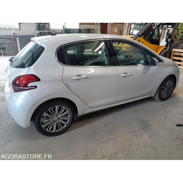 2016 Peugeot 208-46645151