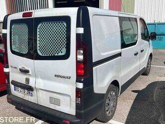 2016-renault-trafic-1443505-46645229