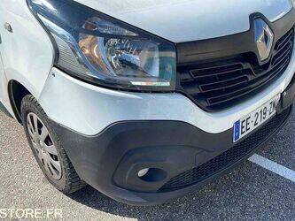 2016-renault-trafic-1443505-46645231