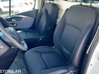 2016-renault-trafic-1443505-46645233