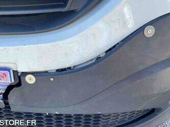 2016-renault-trafic-1443505-46645242