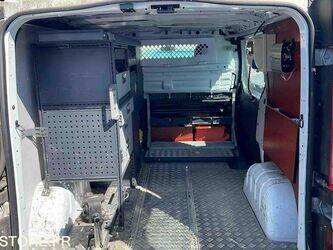 2016-renault-trafic-1443505-46645244