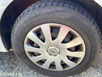 2016-renault-trafic-1443505-46645248