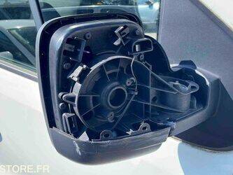 2016-renault-trafic-1443505-46645249