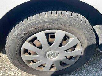 2016-renault-trafic-1443505-46645250