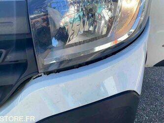 2016-renault-trafic-1443505-46645252