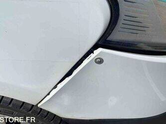 2016-renault-trafic-1443505-46645255