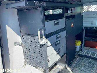 2016-renault-trafic-1443505-46645258