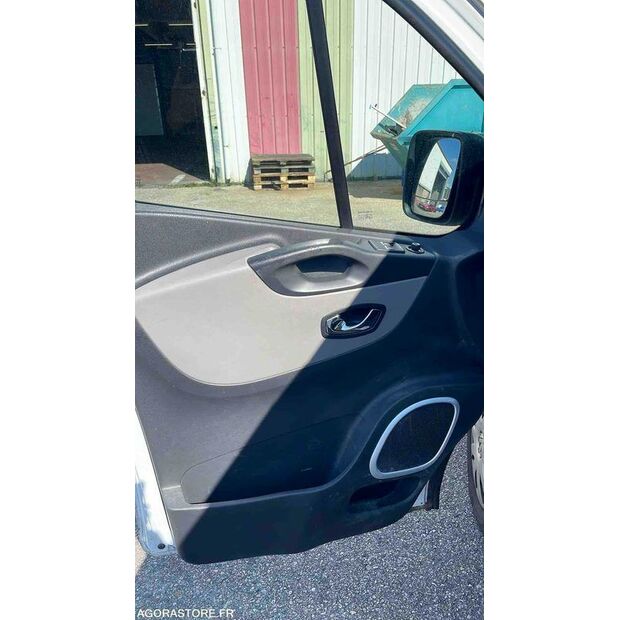 2016 Renault Trafic-46645261