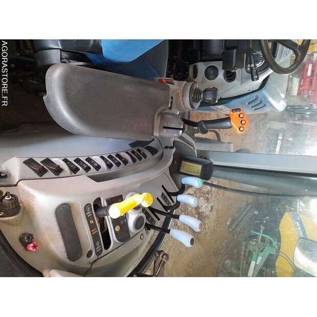 2017 New Holland T7.175-46645278