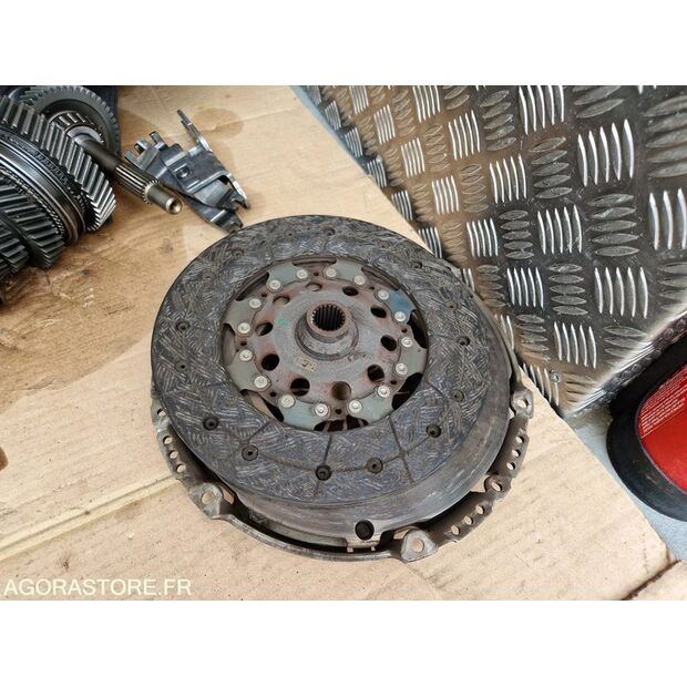 2021 رينو Master RT-46645378