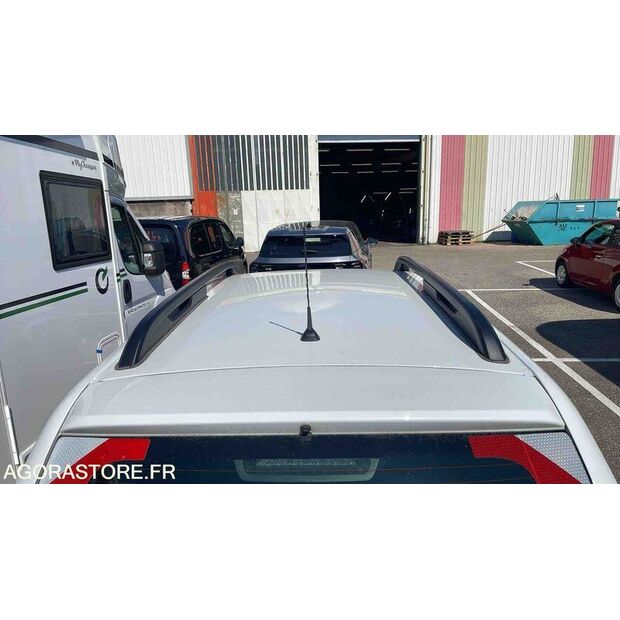 2020 Dacia DUSTER-46645407