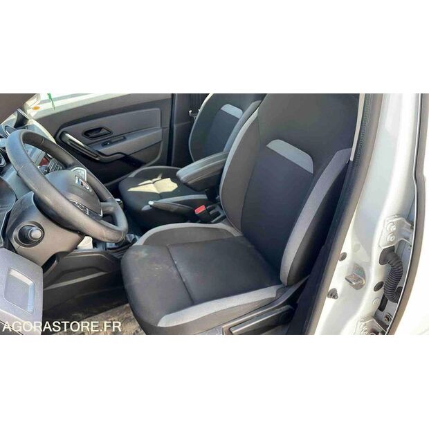 2020 Dacia DUSTER-46645425