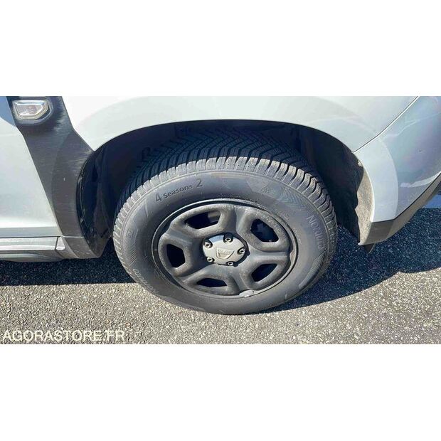 2020 Dacia DUSTER-46645426