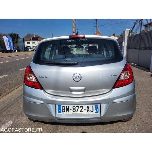 2011 أوبل CORSA-46645575