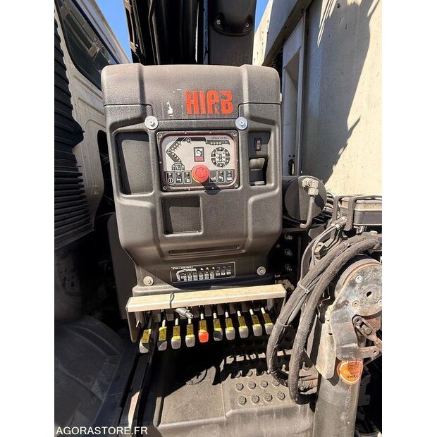 2017 فولفو FM-46645585