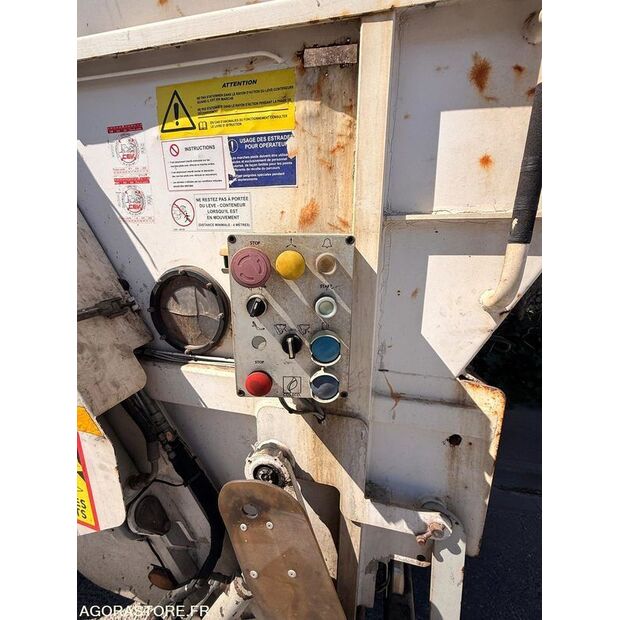 2017 فولفو FM-46645592