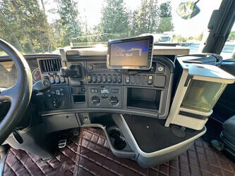 2012-scania-r560-1389873-46645632