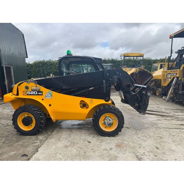 2021 JCB 520-40-46645716