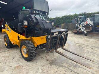 2021-jcb-520-40-1443534-46645717