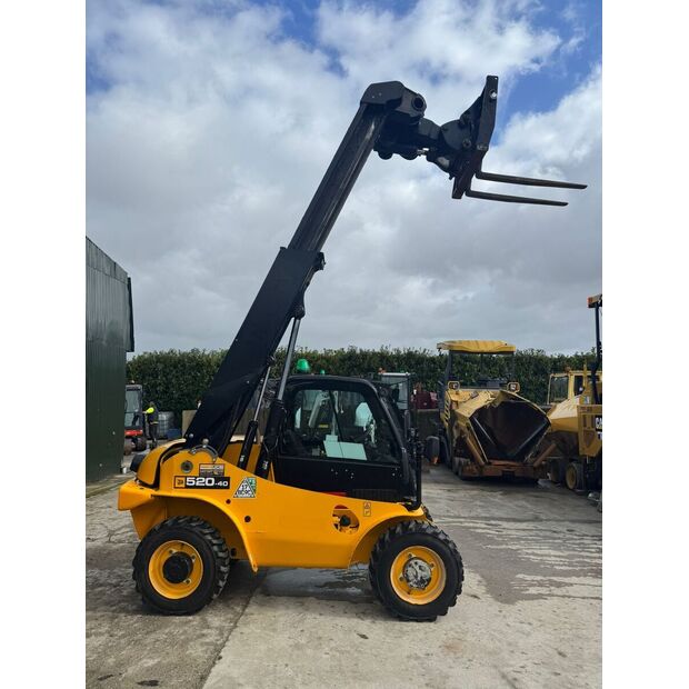 2021 JCB 520-40-46645718