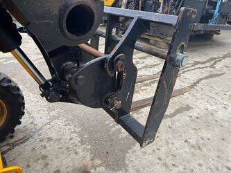 2021-jcb-520-40-1443534-46645722