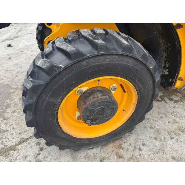 2021 JCB 520-40-46645723