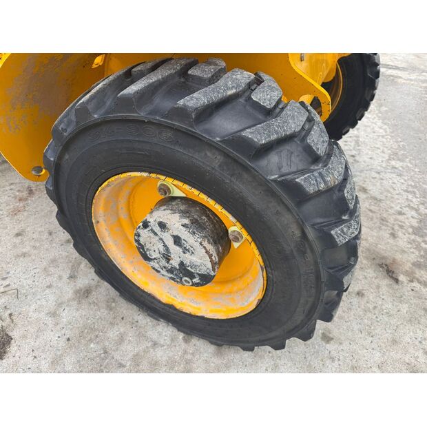 2021 JCB 520-40-46645725