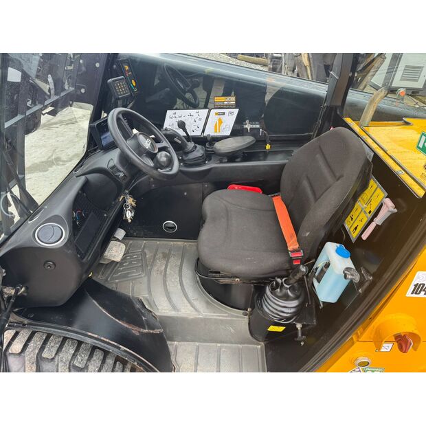 2021 JCB 520-40-46645728