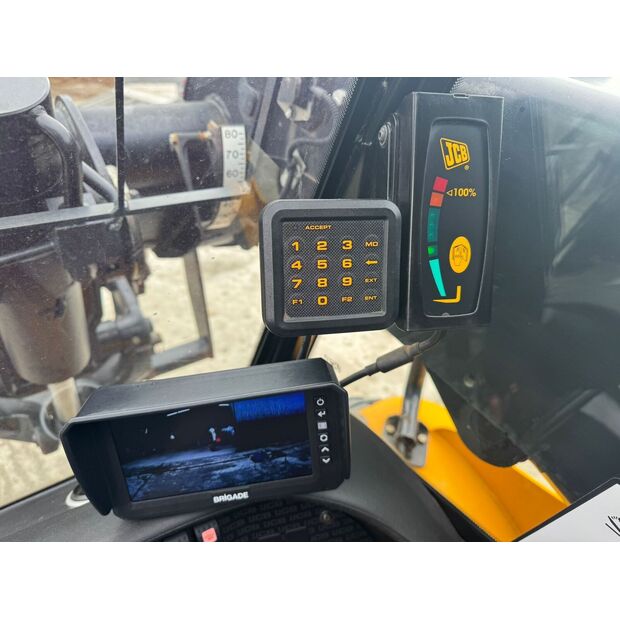 2021 JCB 520-40-46645730