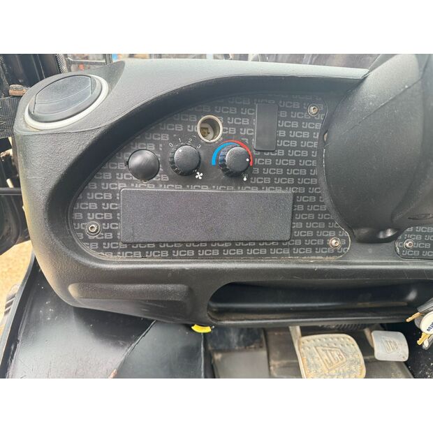 2021 JCB 520-40-46645731