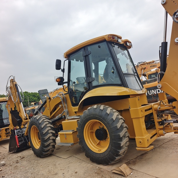 2026 Caterpillar 420F-46645781