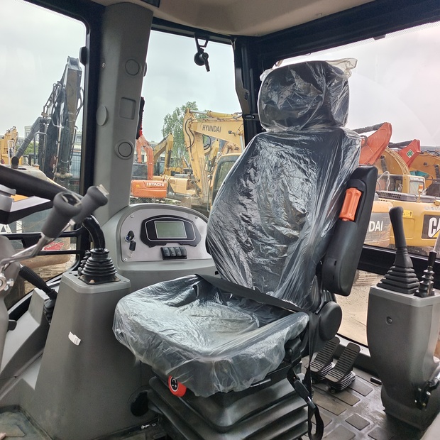 2026 Caterpillar 420F-46645782