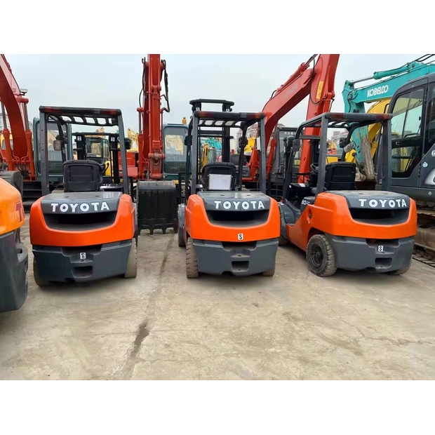 2023 تويوتا 3 TON-46645818