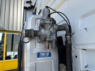 2016-man-tgx-18-440-1443559-46646269