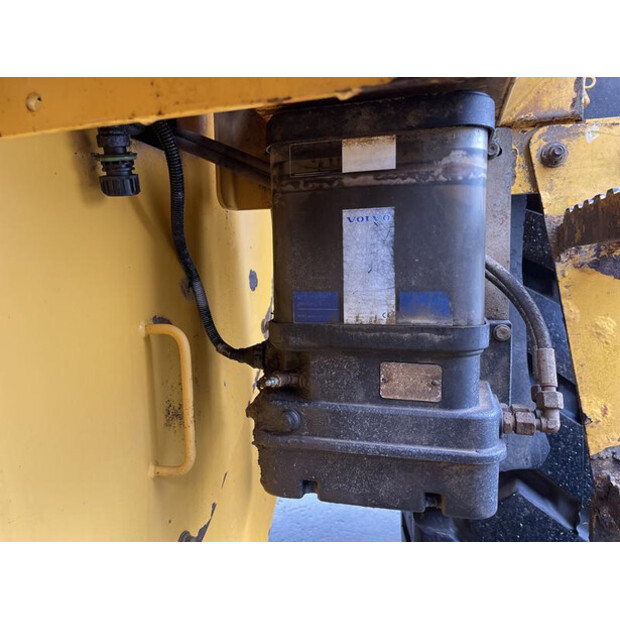 2014 فولفو L 120 G-46646650