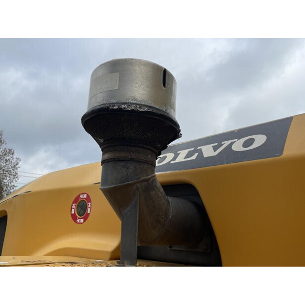 2014 فولفو L 120 G-46646655