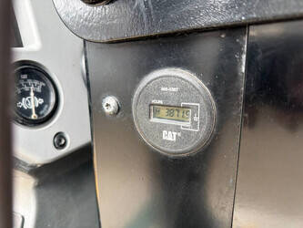 2018-caterpillar-140k-1443590-46647293