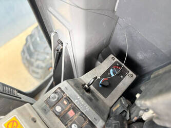 2018-caterpillar-140k-1443590-46647296