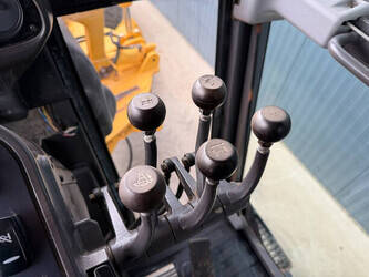 2010-volvo-g930-ce-1443592-46647373